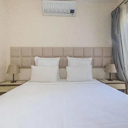 4+1 Villa Within Walking Distance To The Sea