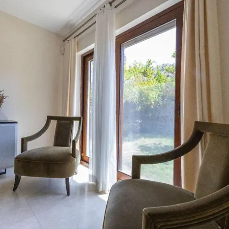 Вилла 4+1 Villa Within Walking Distance To The Sea