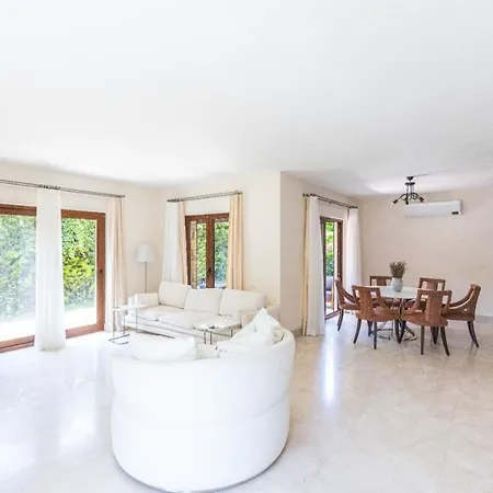 4+1 Villa Within Walking Distance To The Sea *