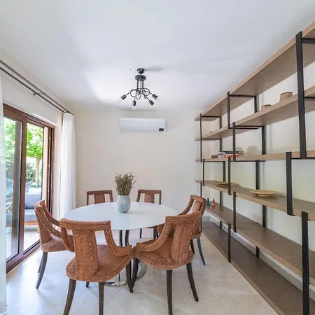 Вилла 4+1 Villa Within Walking Distance To The Sea Бодрум